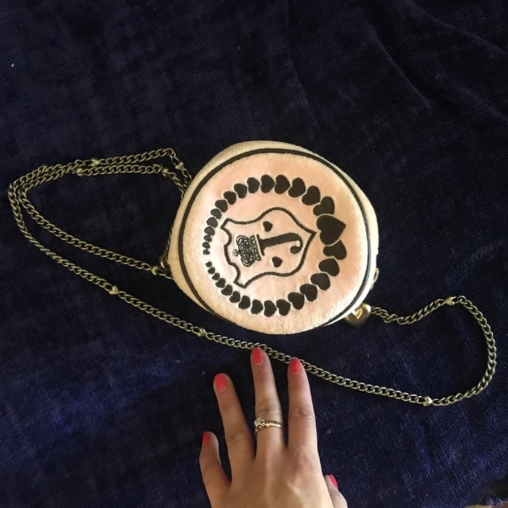 SEARCHING FOR CIRCLE JUICY COUTURE CROSSBODY BAG